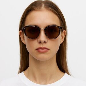 Oliver's People polarized Spelman Cocobolo
Crystal sunglasses
